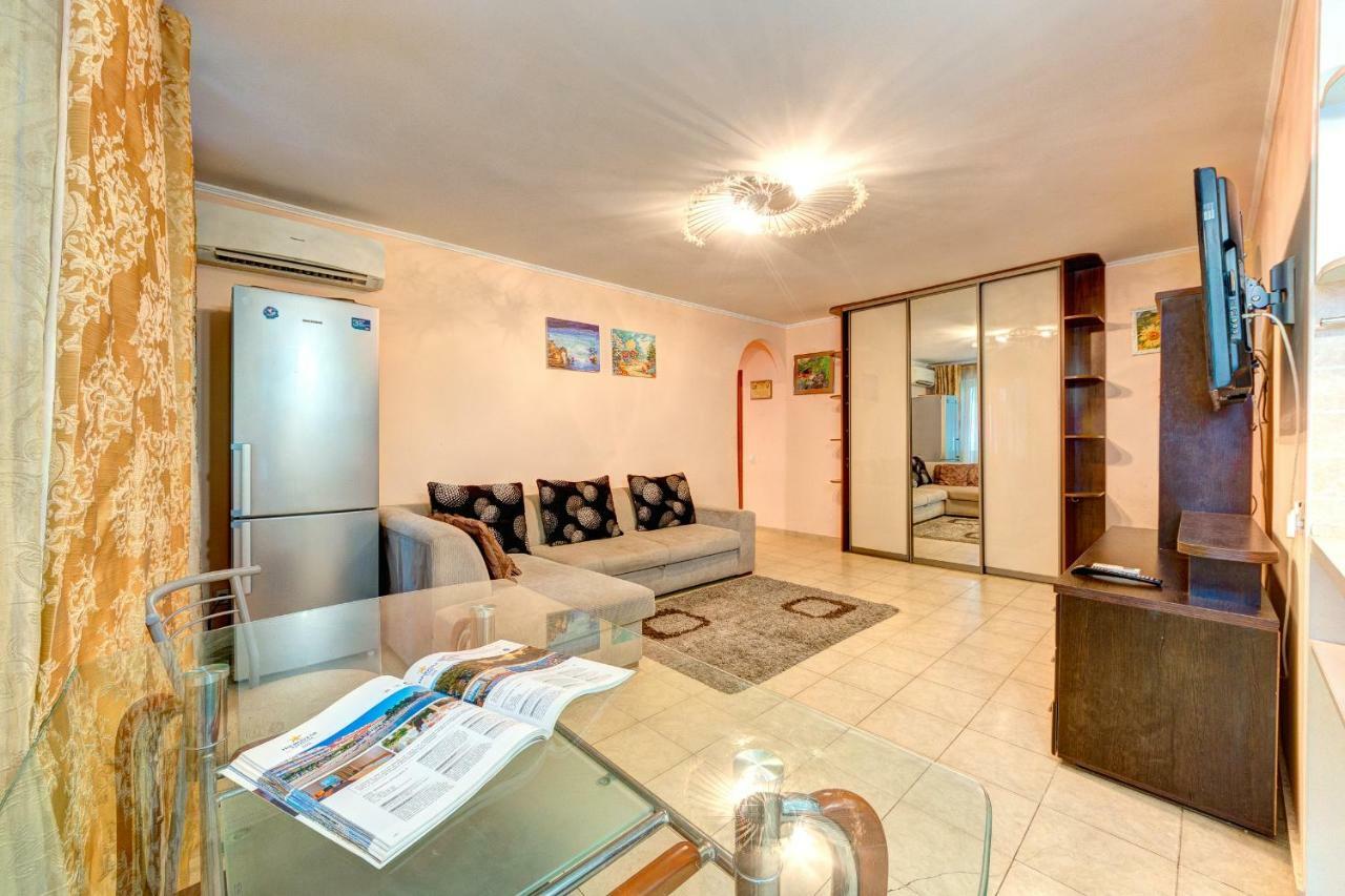 Apartments Near The Nsc Olympic Kiev Esterno foto