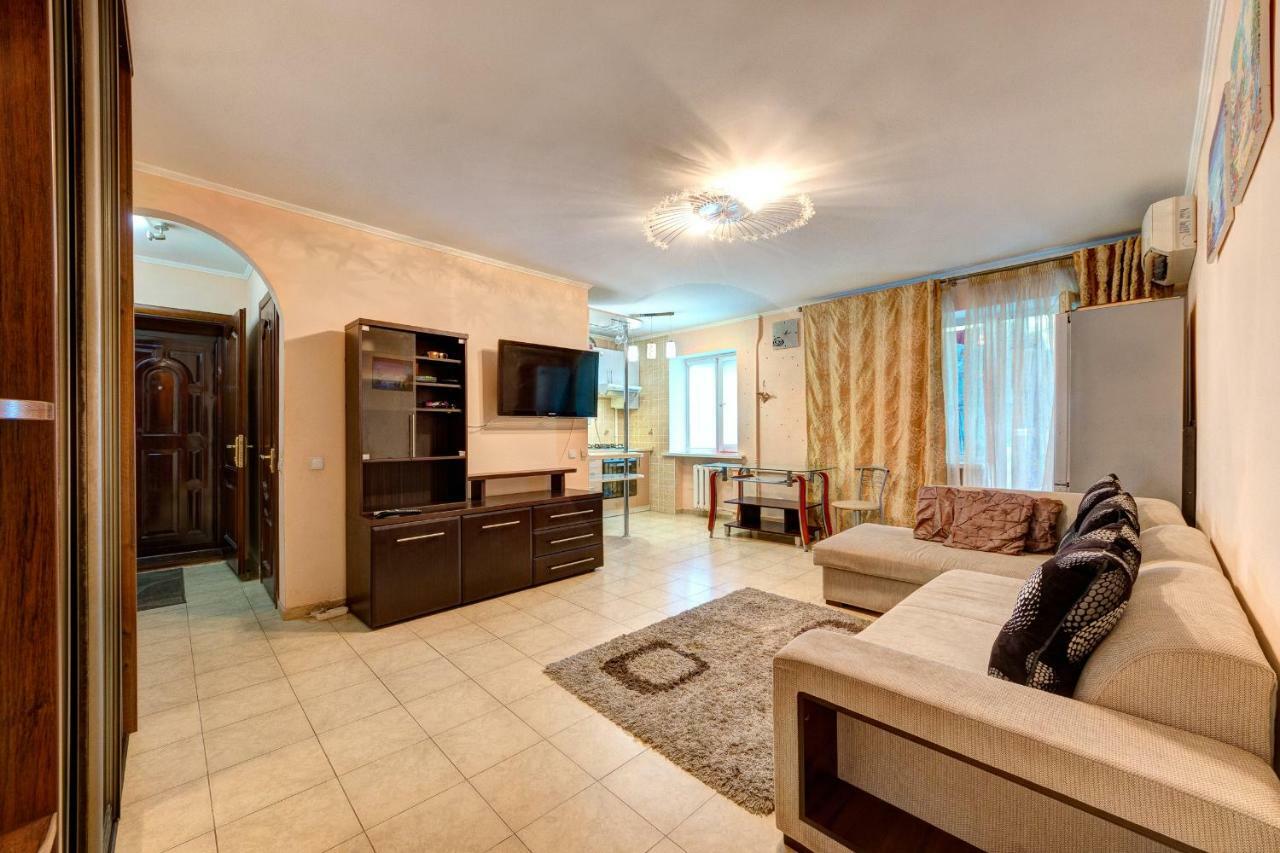 Apartments Near The Nsc Olympic Kiev Esterno foto